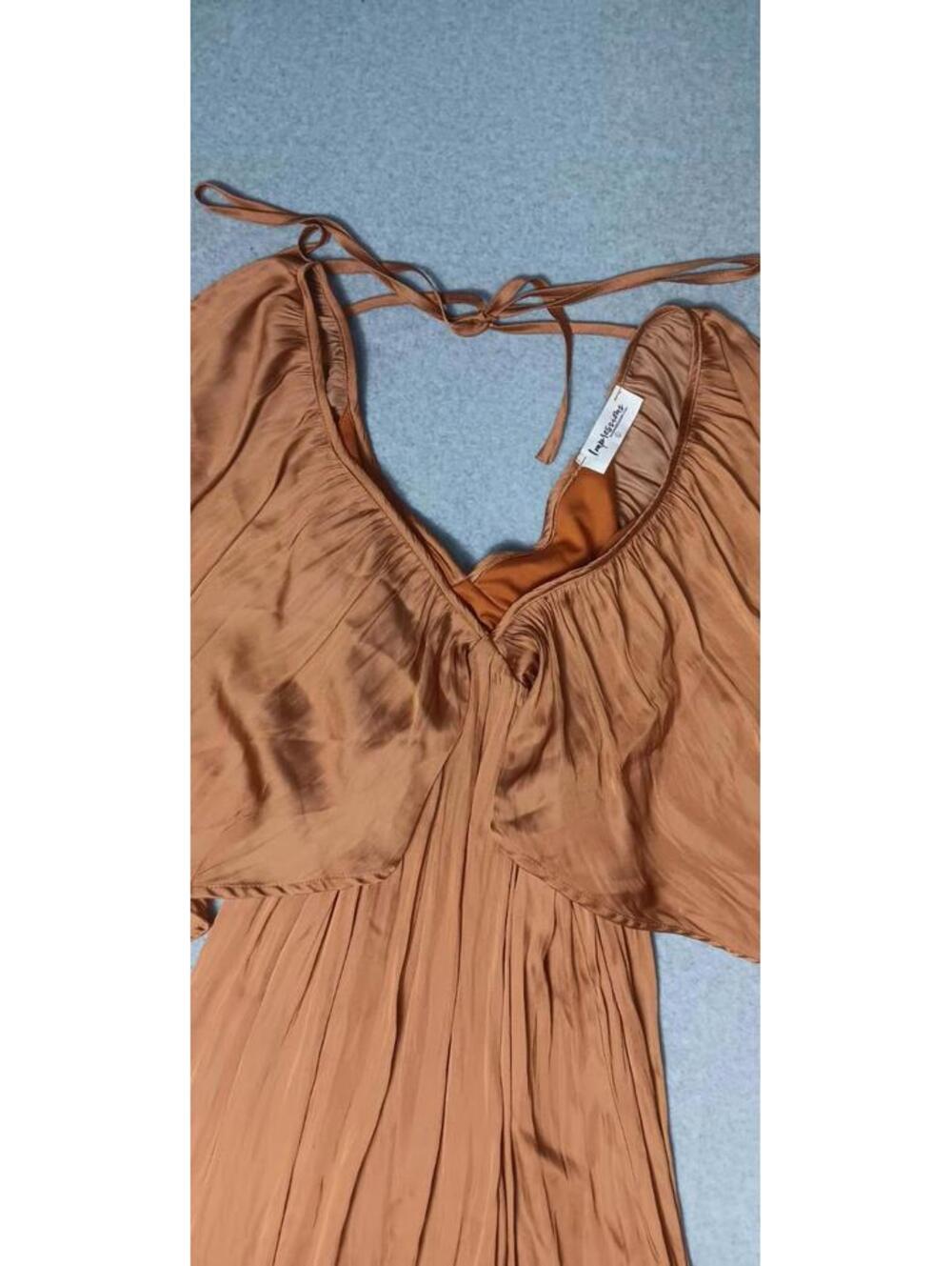 Impressions cape sleeves pleated mini dress Women Size Large Gold Deep Vneck... - Picture 9 of 12
